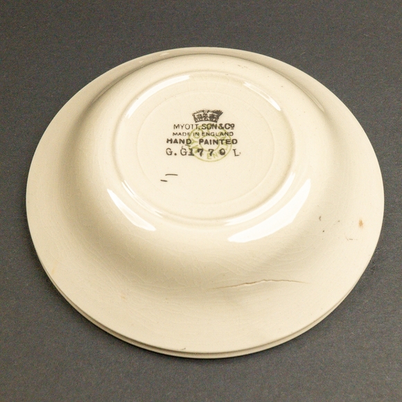 Set of 4 vintage Myott Son & Co Dessert Bowls - Picture 6 of 6